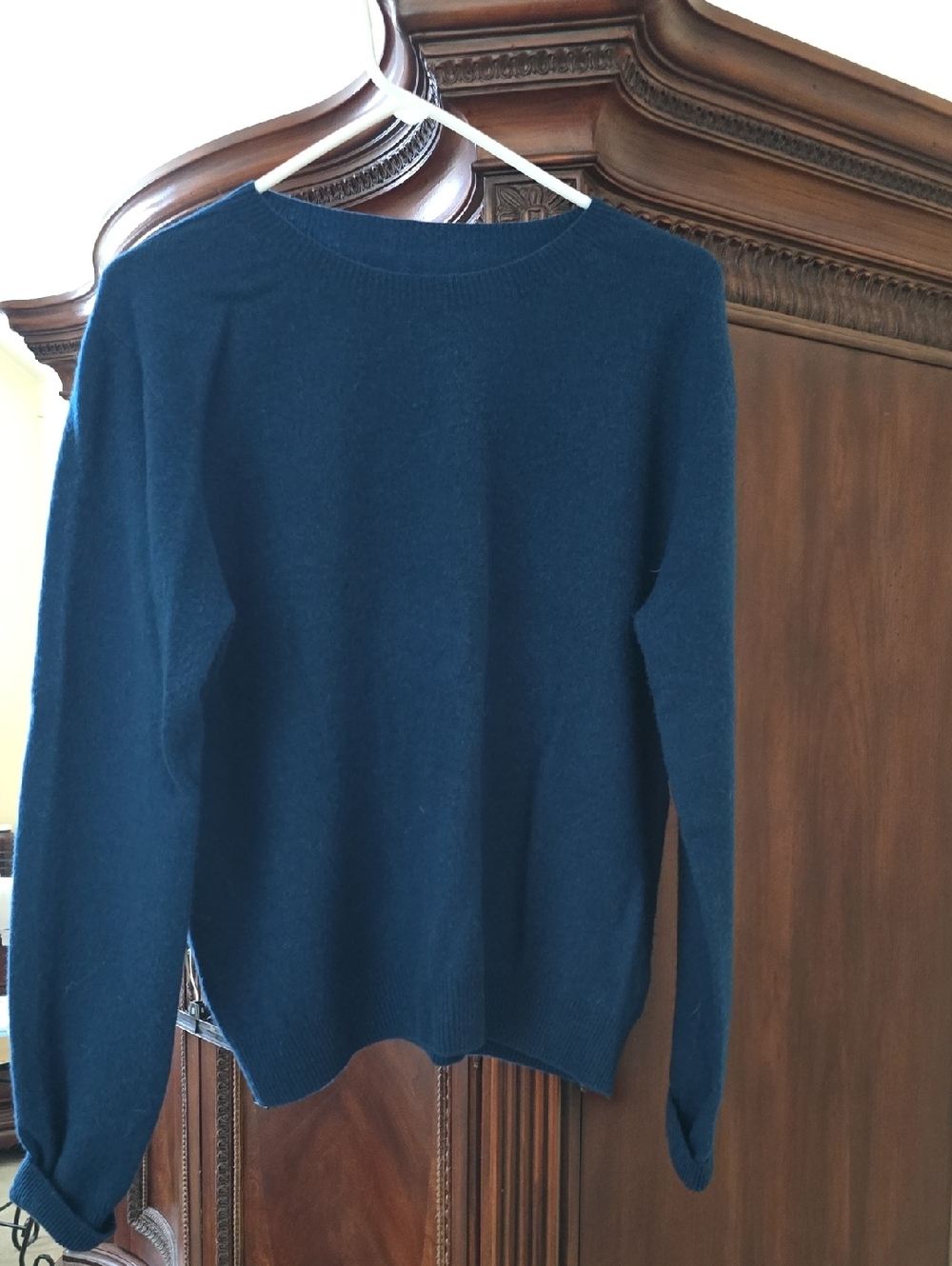 Women's Navy Crewneck Sweater - Unbranded